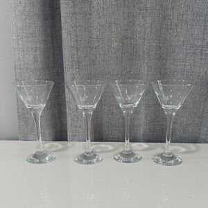 Grey goose, vodka, martini Crystal Clear Glass Martini Set of 4. NWOT